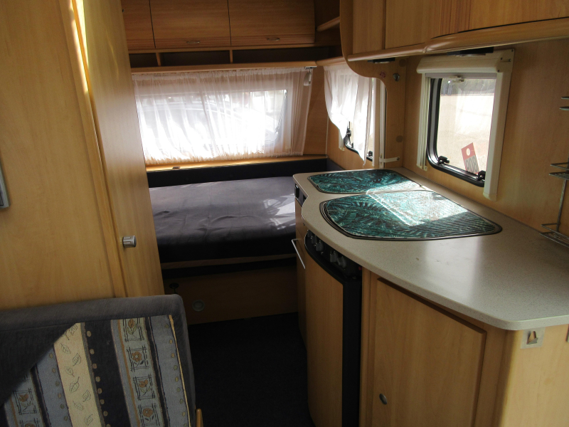 Dethleffs Camper 440 DB DWARSBED EN MOVER 