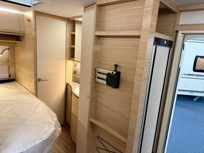 Fendt Bianco Activ 445 SFB modeljaar 2026  foto: 19