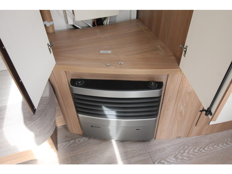 Hobby De Luxe 455 UF Thule 6300 Ultraheat  foto: 17