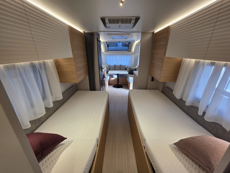 Adria Adora 572 UT Alde verwarming  foto: 15
