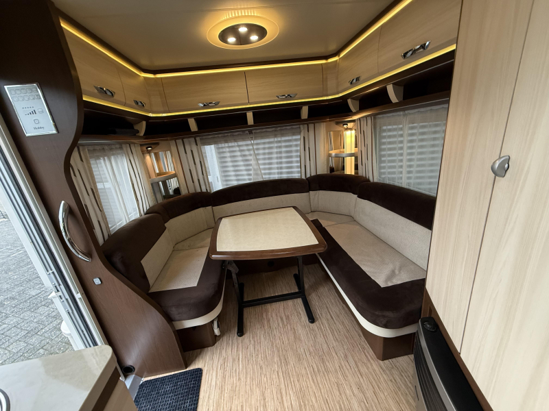Hobby Prestige 495 UL 2 BEDDEN MOVER VOORTENT  foto: 5