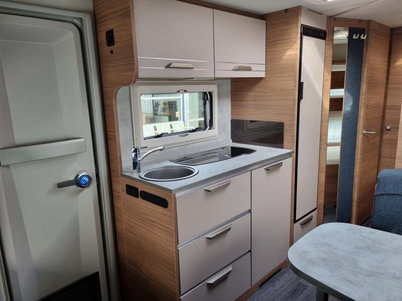 Knaus Sport 500 KD - Stapelbed - Airco  foto: 12