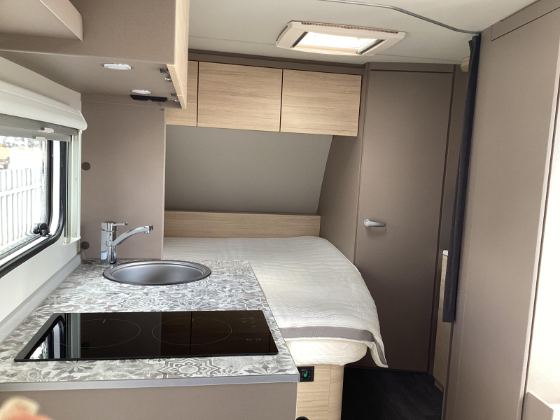 Weinsberg CaraCito 450 FU E-Power/ airco  foto: 14