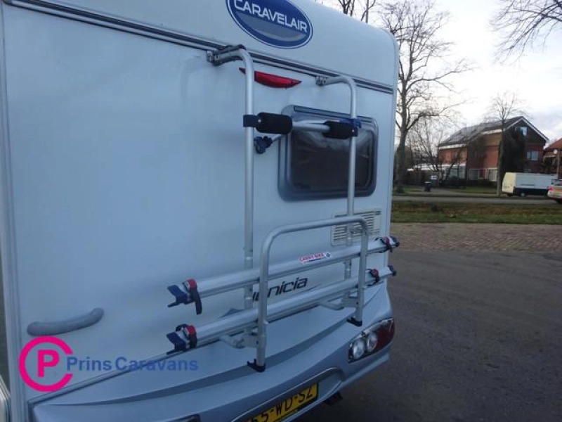 Caravelair Venicia 420 Met Dwars Bed en Treinzit  foto: 7