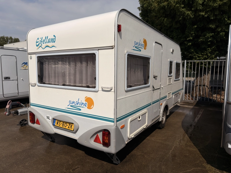 Eifelland Sunshine 460 Voortent+reservewiel  foto: 1