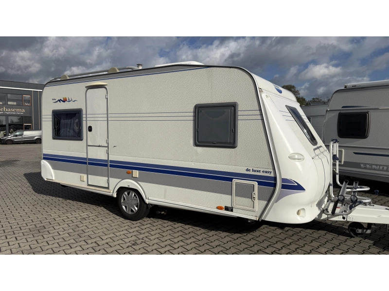 Hobby De luxe Easy 460 UFE frans bed rondzit toilet  hoofdfoto: 1