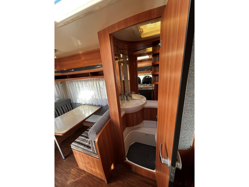 Hobby De Luxe 440 SF incl. Mover, nw matrassen  foto: 8