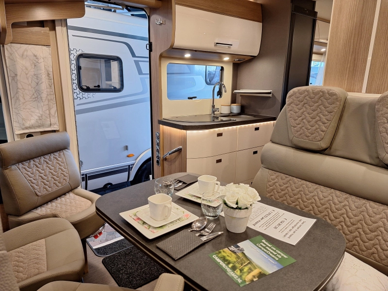 Carthago C1-Tourer 141 KB-LE 2 APARTE BED-180PK-AUTOM  foto: 21