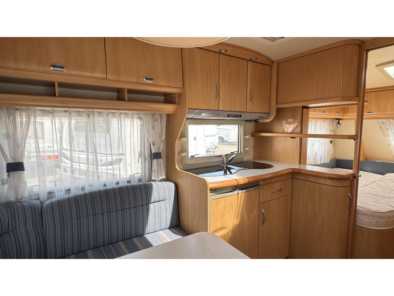 Hobby Excellent Easy 460 UFE - Voortent  foto: 5
