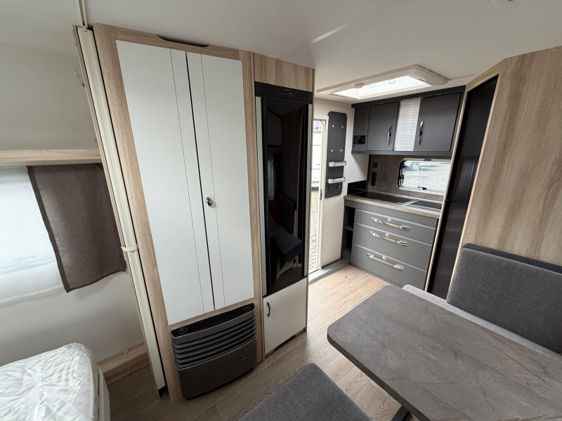 Hobby De Luxe 460 SFF ACTIEPRIJS!  foto: 9