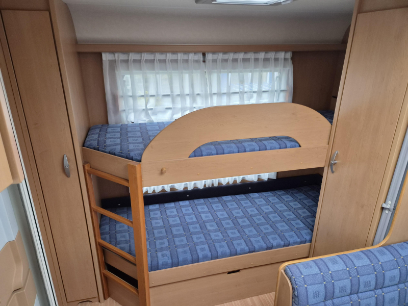 Knaus Sudwind 550 FSK -Mover - Airco - Voortent  foto: 4