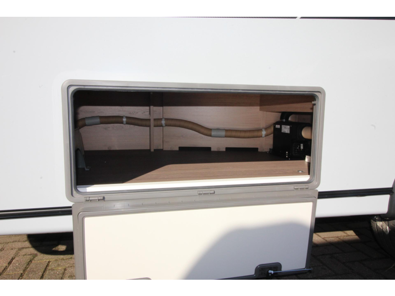 Knaus Sudwind Black Selection 450 FU Modeljaar 2027 