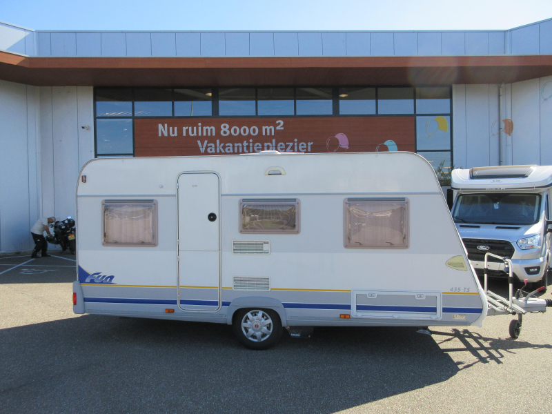 Bürstner Fun 435 TS MET VOORTENT + LUIFEL  foto: 1