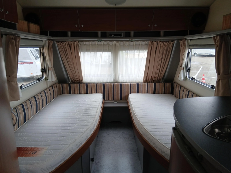 Kip Hy Line 53 TEB  foto: 7