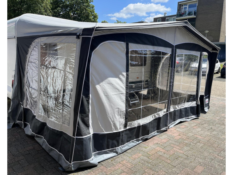Chateau Calista 450 FHU frans bed rondzit toilet  foto: 16