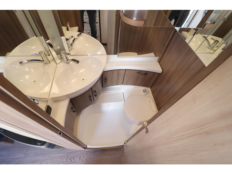 Hobby De Luxe 455 UF Mover / Luifel  foto: 14