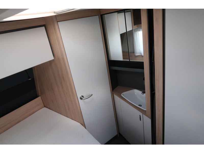 Knaus Sport 450 FU ZGAN !! MET VOORTENT  foto: 10