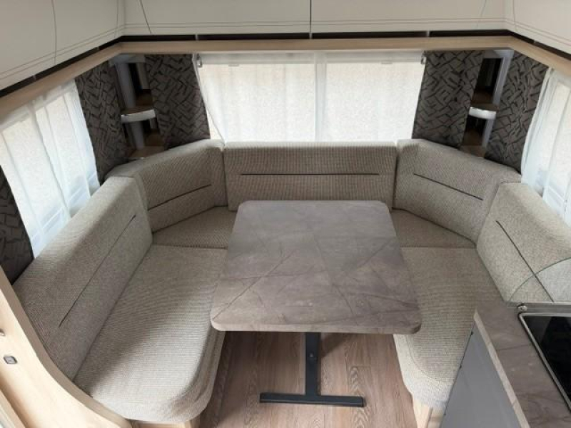 Hobby De Luxe 540 UL mover fietsenrek 1800KG  foto: 11