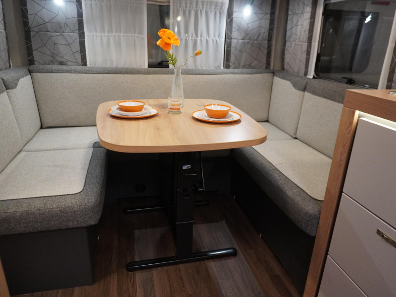 Knaus Sport 450 FU RONDZIT FRANS BED!!  foto: 7