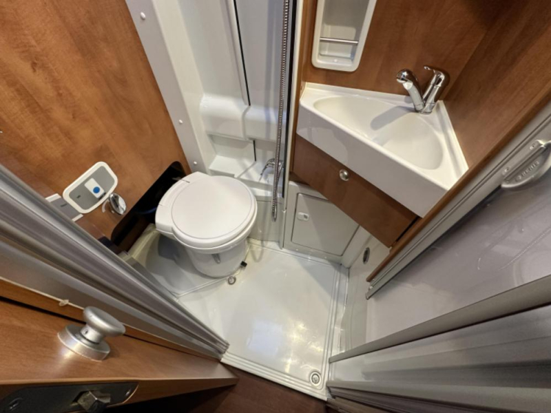 Malibu Van 640 LE LENGTE BEDDEN + TREKHAAK  foto: 9