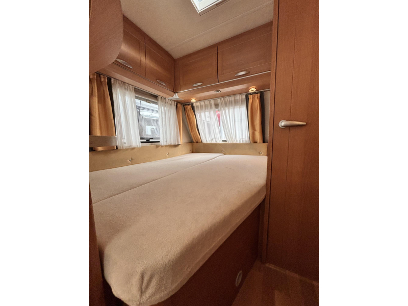 Knaus Azur 500 FU Fransbed + Mover  foto: 17