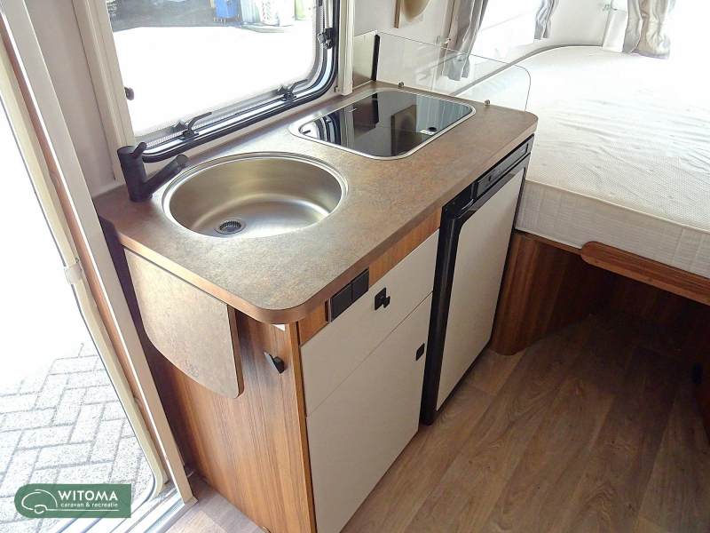 Eriba Touring Legend 542 mooie complete uitvoering  foto: 7