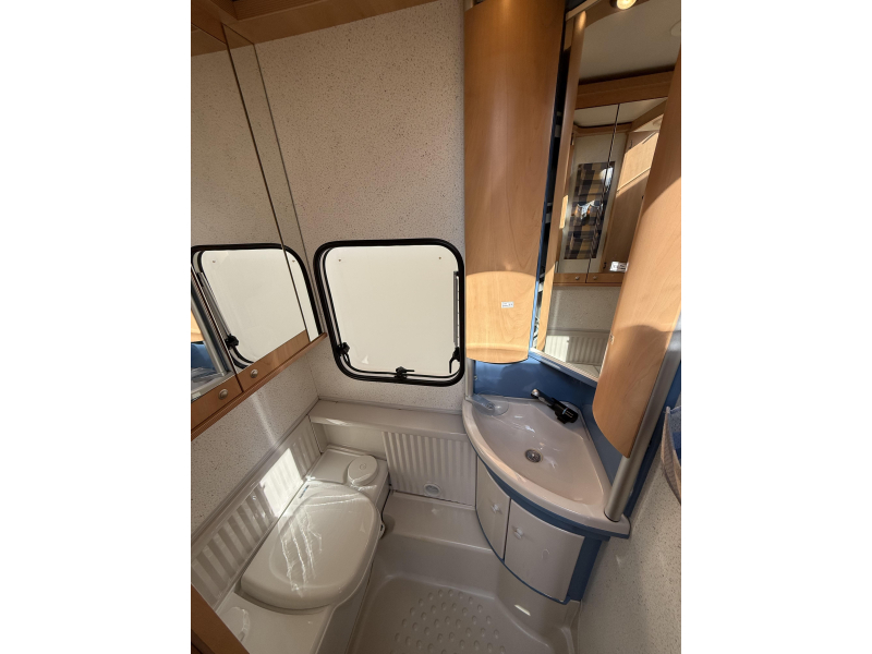 Bürstner Ventana Avantgarde 480 TK STAPELBE RONDZIT 5/6PERS  foto: 11