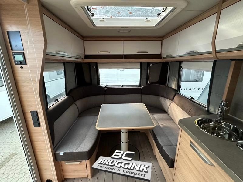 Knaus Sudwind Black Selection 500 FU Frans Bed Vloerverwarmin 