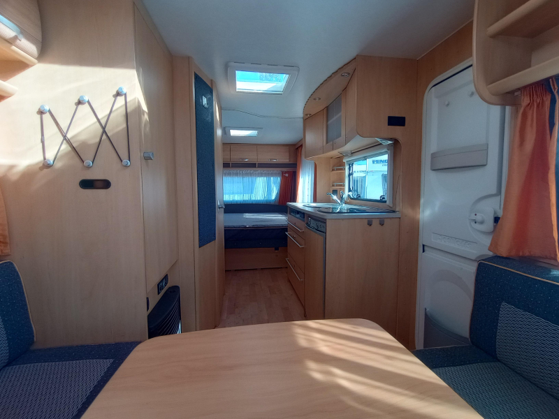 Dethleffs Camper 540 DBM Voortent  foto: 3