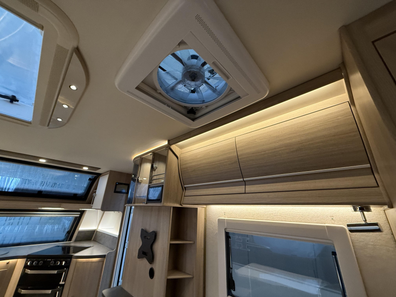 Kabe Royal 780 TDL Front Kitchen - Compleet  foto: 12
