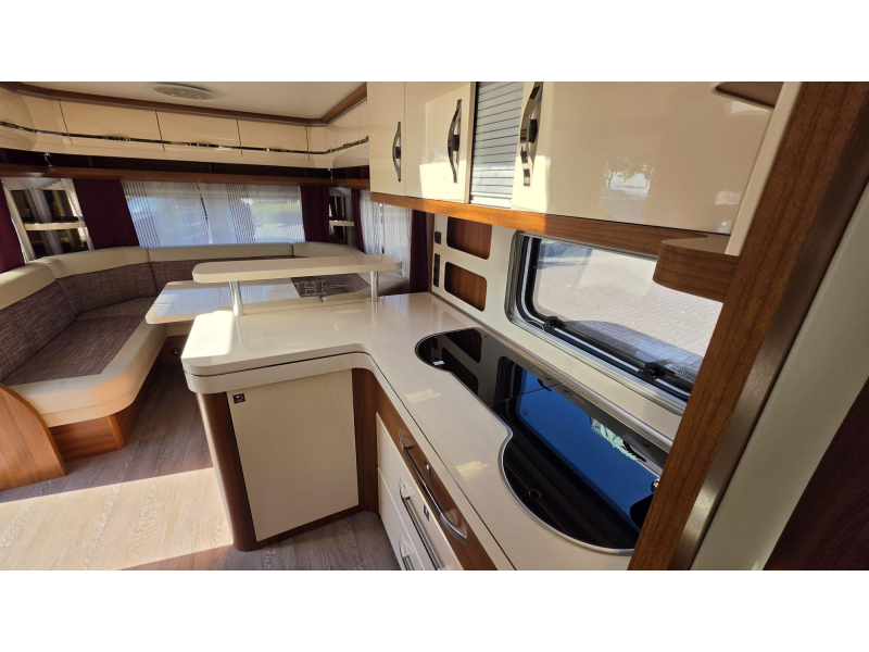 Hobby Excellent 560 CFE inclusief mover  foto: 6