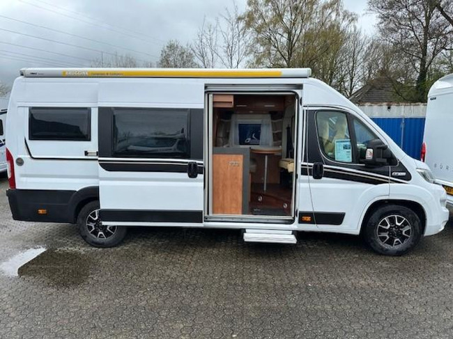 Malibu Van 640 LE LENGTE BEDDEN + TREKHAAK