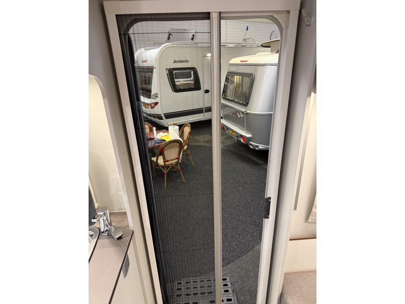 Bürstner Averso Plus 510 TK STAPELBED 7 PERS TOP  foto: 14