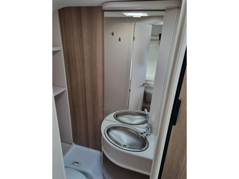 Dethleffs C'Joy 420 QSH - Thule Cassette Luifel -  foto: 16