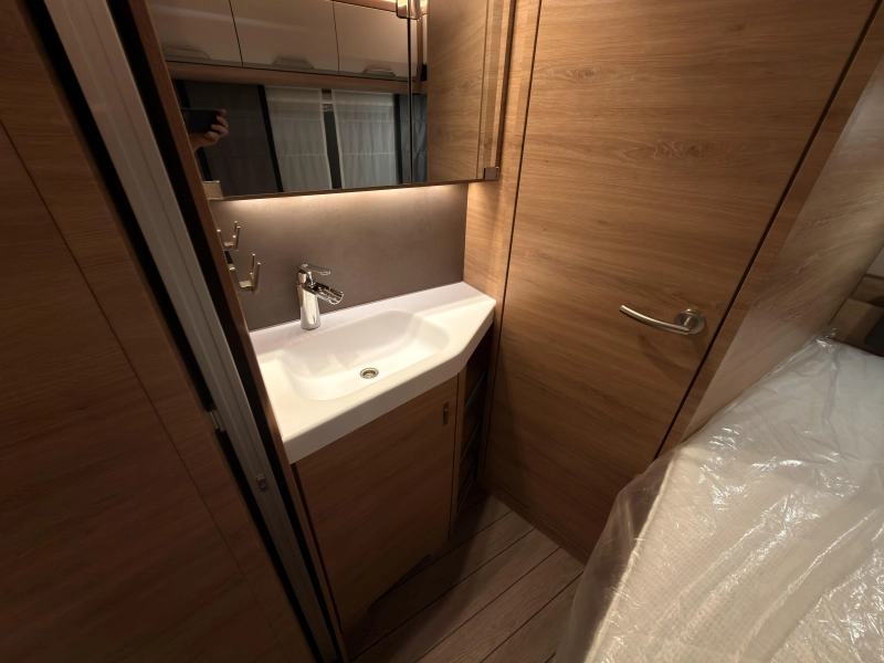 Knaus Sudwind Black Selection 500 FU 1800KG+vloer+Fransbed  foto: 18
