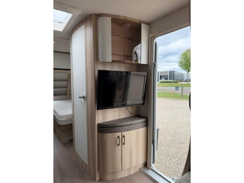 Hobby De Luxe 540 UL mover fietsenrek 1800KG  foto: 16
