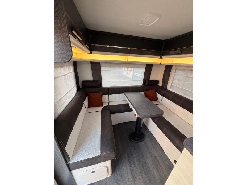 Caravelair Artica 520 Fransbed + Mover  foto: 8
