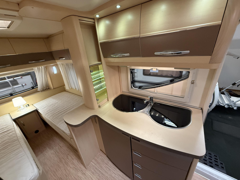 Hobby La Vita Bionda 495 UL 2 BEDDEN MOVER LUIFEL TOP  foto: 11
