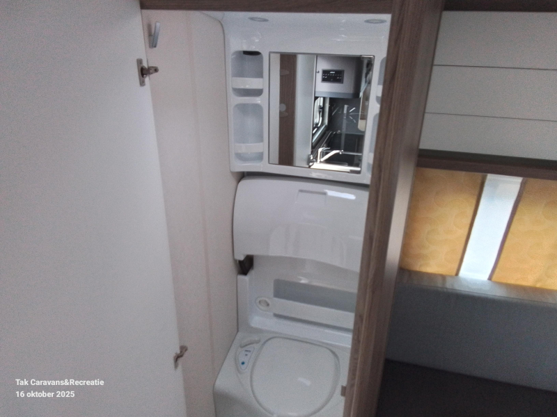 Hobby On Tour 390 SF compacte caravan  foto: 7
