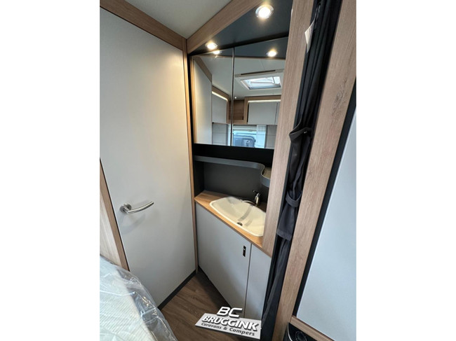 Knaus Sport 450 FU FRANS BED 1.500KG foto: 9