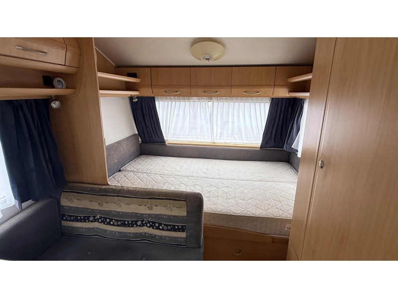 Beyerland Vitesse 460 MD eindkeuken zit vast bed  foto: 12