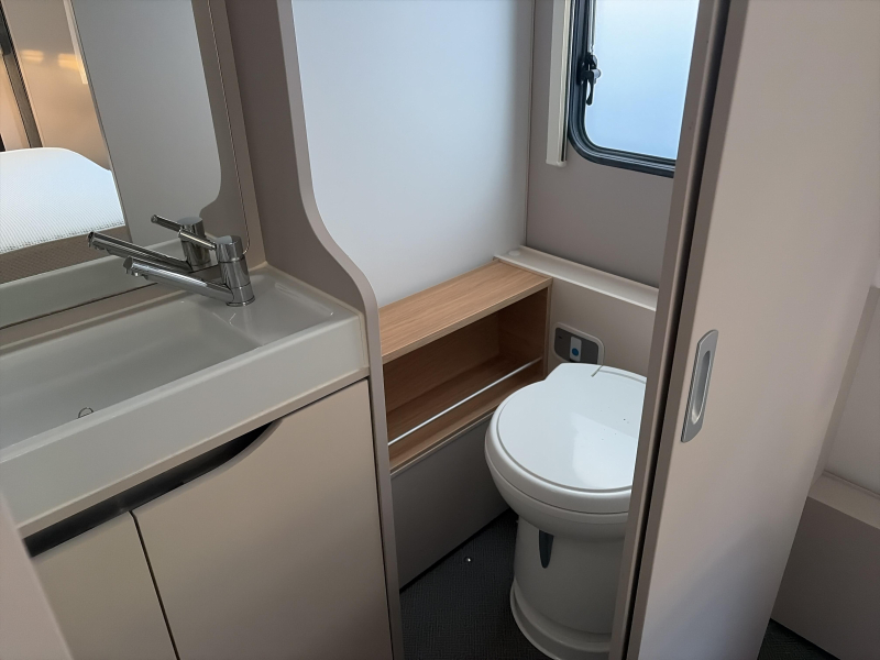 Adria Adora 613 UL Mover/Airco/Vloerverw. 