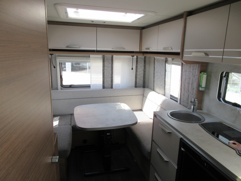 Knaus Sport 450 FU COMPLEET EN FRANSBED  foto: 3