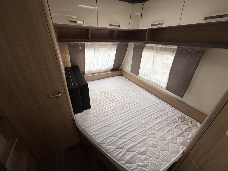 Bürstner Averso Plus 500 TS VOORTENT/HEFBED/6PERSOONS  foto: 7