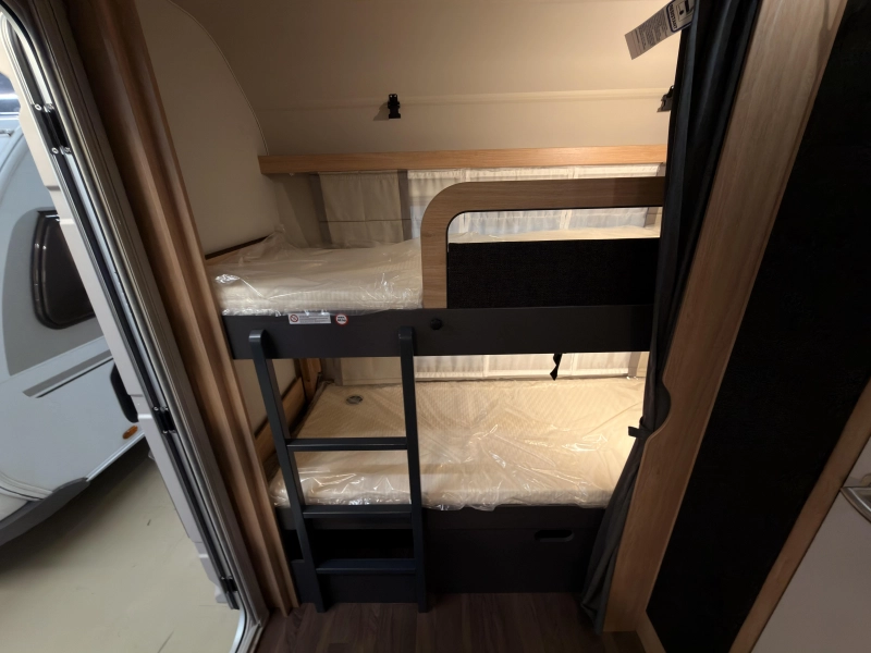 Knaus Sport Platinum 500 QDK Platinum+vloer+1800KG  foto: 5