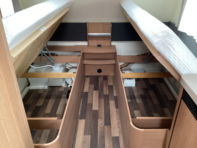 Knaus Sport 460 EU enkele bedden  foto: 9