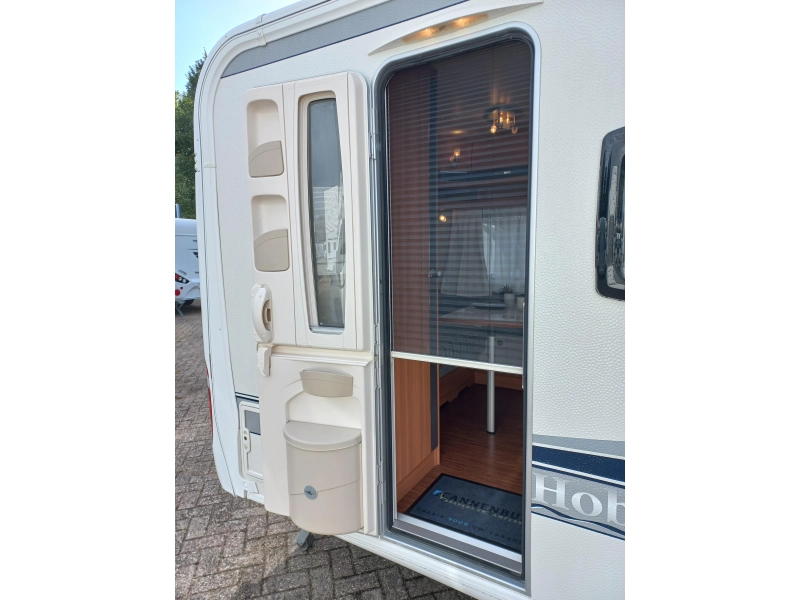 Hobby De Luxe 400 SF voortent-fietsendrager 