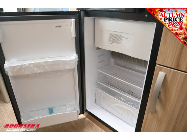 Eriba Nova Light 442 Elegance Luifel Middenkeuken Lengtebed LMV foto: 19