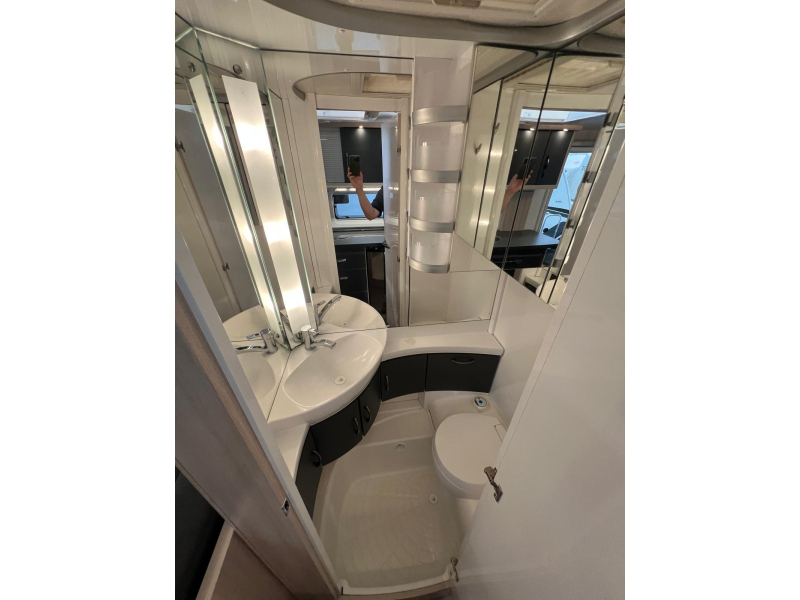 Hobby De Luxe Edition Silver 440 SF Mover, Fietsenrek, Luifel  foto: 18