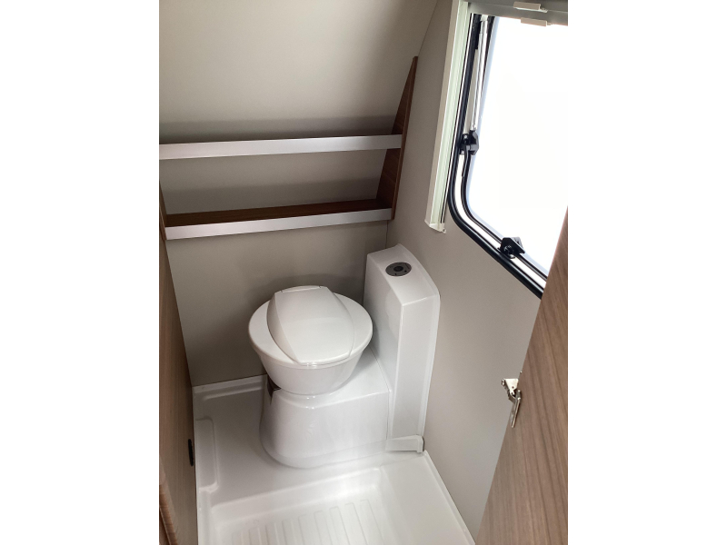 Knaus Sport E-Power Selection 450 FU mover/airco/omnistor  foto: 6